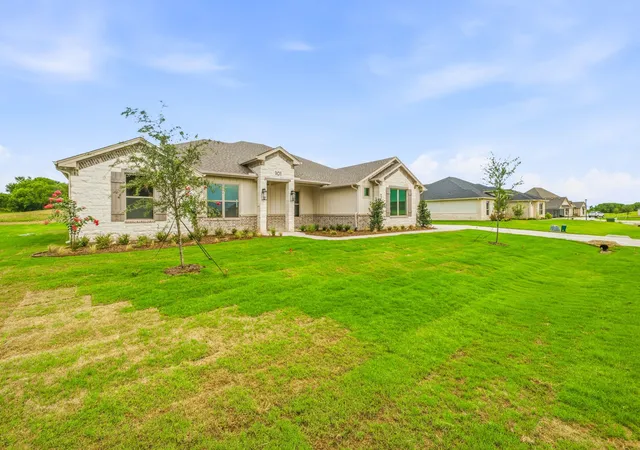 Photo 3 of Single family home for sale at 101 Eagle Ct, Glen Rose, TX 76077 | MLS# 21287749 | Listing updated on 2026-07-15