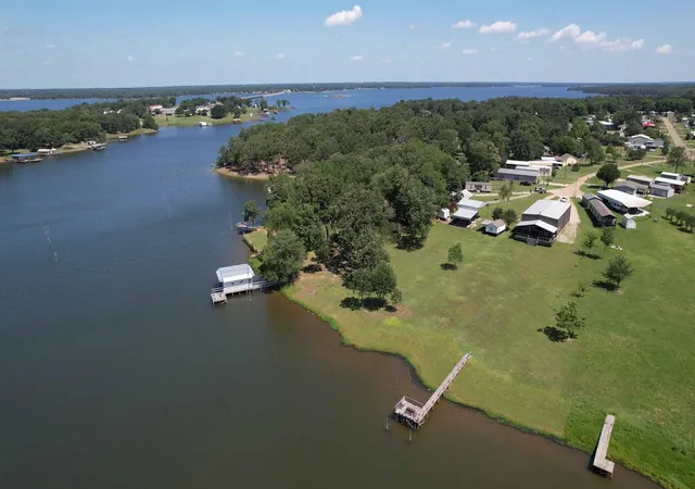 Photo 2 of Single family home for sale at 187 Shawnee, Quitman, TX 75783 | MLS# 21289052 | Listing updated on 2026-10-01