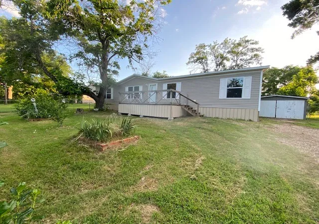Photo 3 of Manufactured home for sale at 111 Pine St, Ravenna, TX 75476 | MLS# 21289338 | Listing updated on 2026-10-07