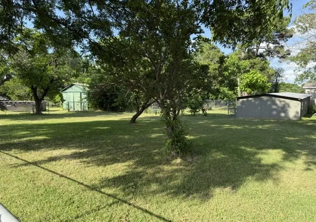 Photo 3 of Manufactured home for sale at 111 Pine St, Ravenna, TX 75476 | MLS# 21289338 | Listing updated on 2026-10-07