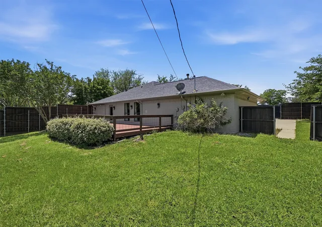 Photo 3 of Single family home for sale at 167 Randell Terrace Dr, Denison, TX 75020 | MLS# 21281482 | Listing updated on 2026-08-22