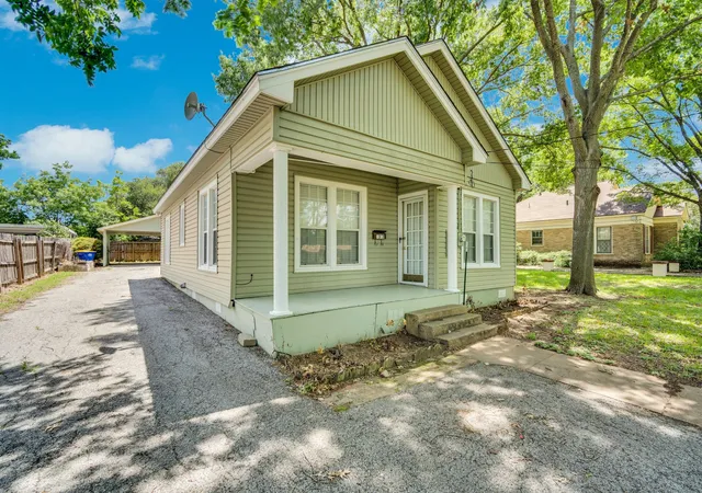 Photo 1 of Single family home for sale at 1312 Park Dr, Hillsboro, TX 76645 | MLS# 21287925 | Listing updated on 2026-07-10