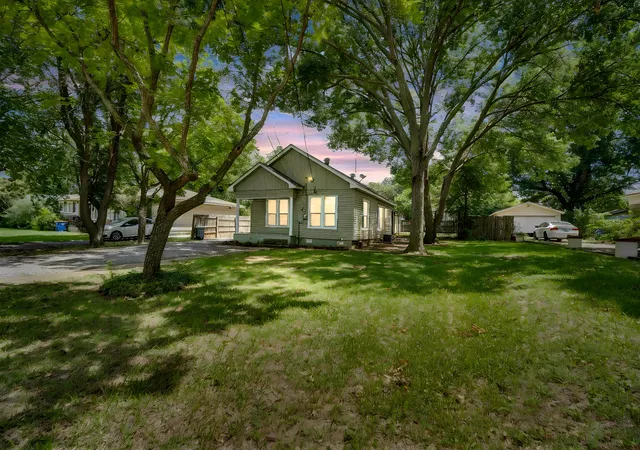 Photo 2 of Single family home for sale at 1312 Park Dr, Hillsboro, TX 76645 | MLS# 21287925 | Listing updated on 2026-07-10