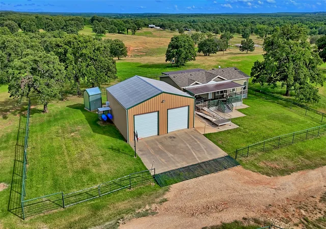 Homes for sale in Saint Jo, TX | 322 Liberty Chapel Rd, Saint Jo, TX 76265 | MLS# 21288677