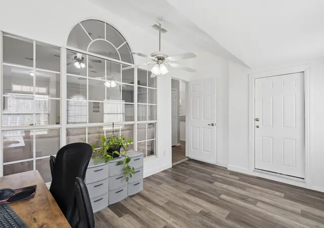 Photo 3 of Single family home for sale at 1909 Timberline Ln, Sherman, TX 75092 | MLS# 21285103 | Listing updated on 2026-09-23