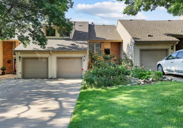 Homes for sale in Pottsboro, TX | 130 Summer Pl Cir #130, Pottsboro, TX 75076 | MLS# 21289342