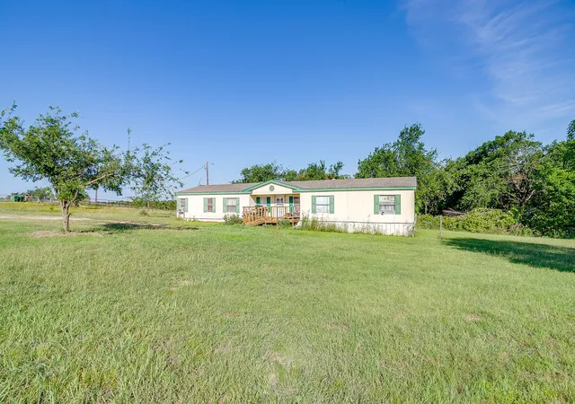 Homes for sale in Springtown, TX | 127 Lelon Ln, Springtown, TX 76082 | MLS# 21288563