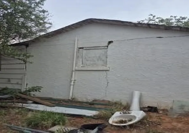 Homes for sale in Sweetwater, TX | 811 E Avenue D, Sweetwater, TX 79556 | MLS# 21289114