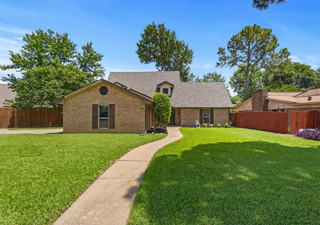 Homes for sale in Irving, TX | 1310 Carriage Dr, Irving, TX 75062 | MLS# 21289513