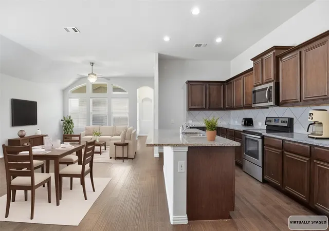 3rd image of 466 Rockaway Dr, Midlothian, TX 76065 | MLS# 21288957