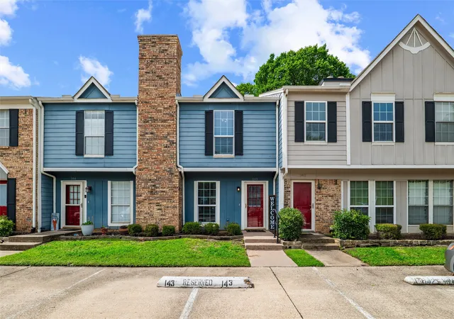 Homes for sale in Euless, TX | 143 Winchester Dr, Euless, TX 76039 | MLS# 21288990