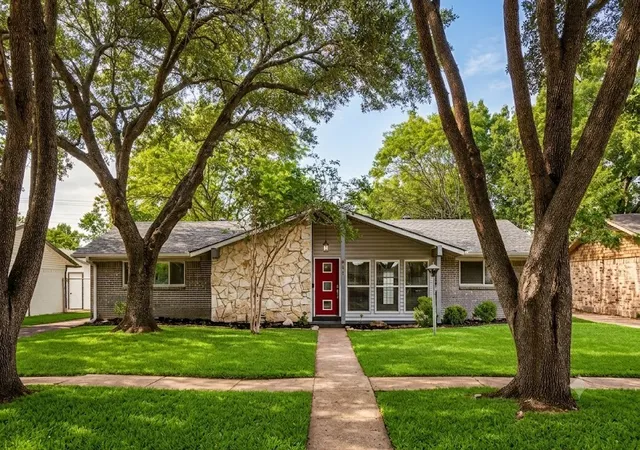 Homes for sale in Richardson, TX | 433 Sandy Trl, Richardson, TX 75080 | MLS# 21289597