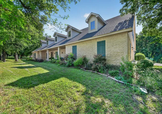 Photo 3 of Single family home for sale at 507 N State St, Decatur, TX 76234 | MLS# 21289593 | Listing updated on 2026-08-28