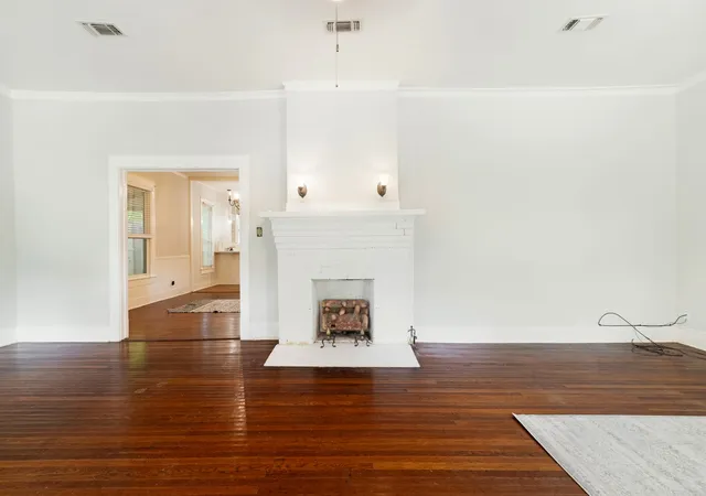 Photo 3 of Single family home for sale at 823 S Church St, Paris, TX 75460 | MLS# 21288444 | Listing updated on 2026-08-04