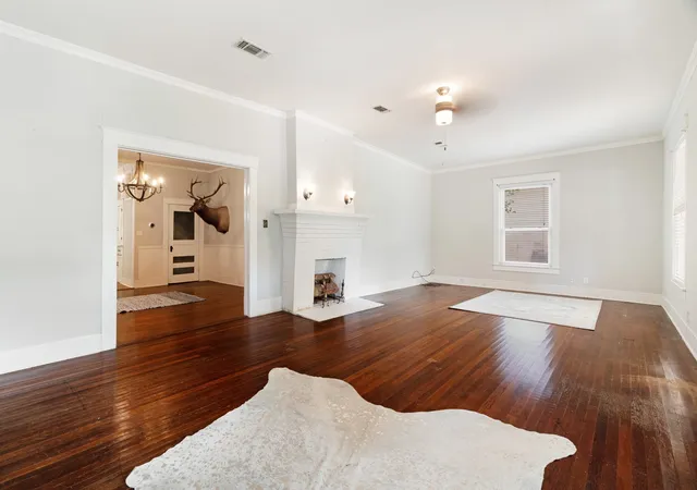 Photo 4 of Single family home for sale at 823 S Church St, Paris, TX 75460 | MLS# 21288444 | Listing updated on 2026-08-04