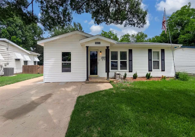 Homes for sale in North Richland Hills, TX | 3766 Kris St, North Richland Hills, TX 76180 | MLS# 21289273