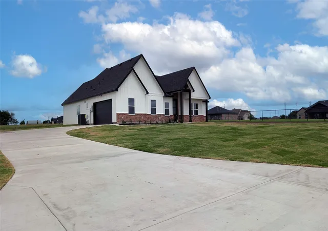 Photo 2 of Single family home for sale at 3296 Escobar Cir, Greenville, TX 75401 | MLS# 21289632 | Listing updated on 2026-08-25