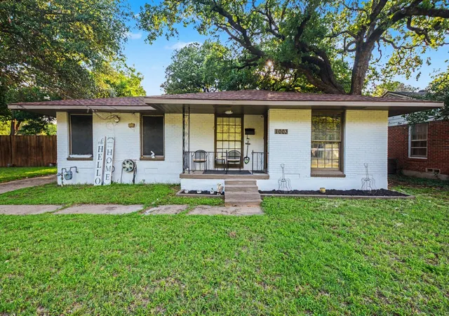 Photo 2 of Single family home for sale at 1003 Ash St, Irving, TX 75060 | MLS# 21289658 | Listing updated on 2026-08-27