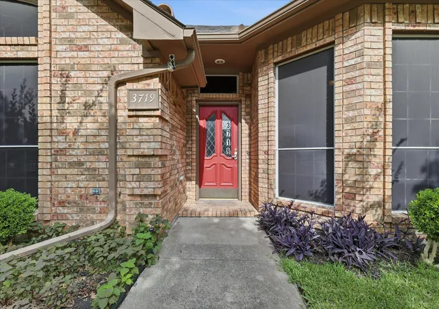 Photo 3 of Single family home for sale at 3719 Kelly Blvd, Carrollton, TX 75007 | MLS# 21289639 | Listing updated on 2026-08-26