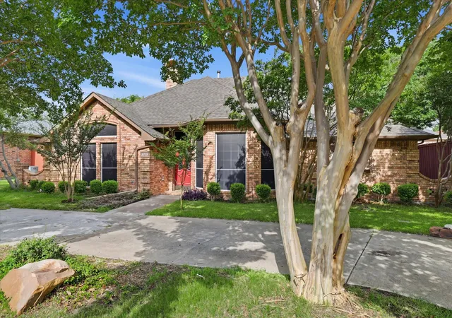 Photo 4 of Single family home for sale at 3719 Kelly Blvd, Carrollton, TX 75007 | MLS# 21289639 | Listing updated on 2026-08-26