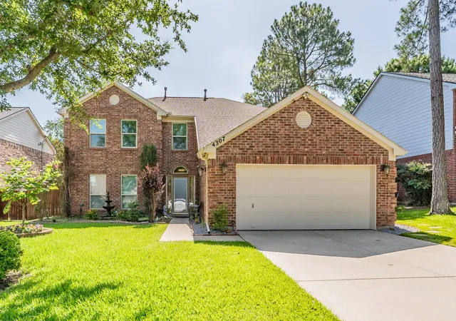Homes for sale in Grapevine, TX | 4307 Country Ln, Grapevine, TX 76051 | MLS# 21288610