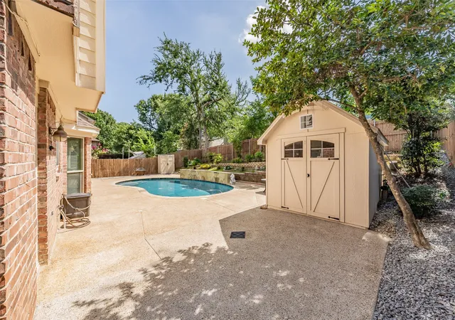 Homes for sale in Grapevine, TX | 4307 Country Ln, Grapevine, TX 76051 | MLS# 21288610