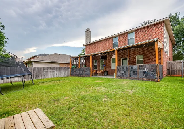 Photo 3 of Single family home for sale at 1956 Lariat Dr, Justin, TX 76247 | MLS# 21286735 | Listing updated on 2026-09-27
