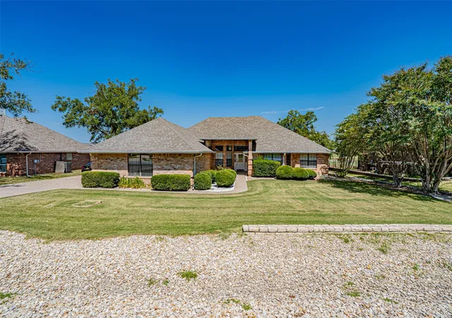 Photo 4 of Single family home for sale at 5607 Wedgefield Rd, Granbury, TX 76049 | MLS# 21289745 | Listing updated on 2026-07-16