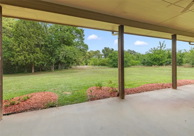 Photo 3 of Single family home for sale at 10226 Aaron Ave, Eustace, TX 75124 | MLS# 21287113 | Listing updated on 2026-09-25