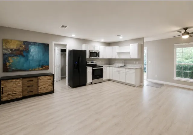 Photo 2 of Single family home for sale at 203 Wake Dr, Richardson, TX 75081 | MLS# 21262781 | Listing updated on 2026-09-22