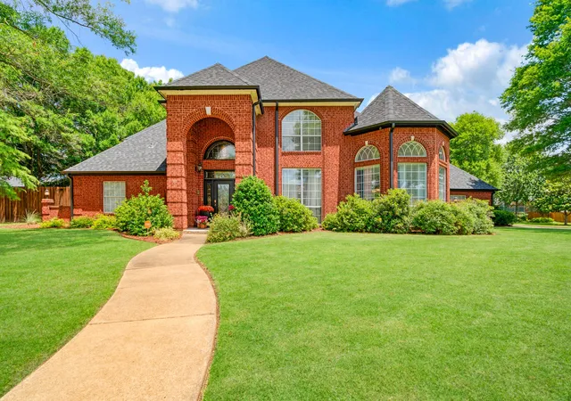 Photo 1 of Single family home for sale at 3035 Oak Creek Dr, Paris, TX 75462 | MLS# 21288018 | Listing updated on 2026-07-17