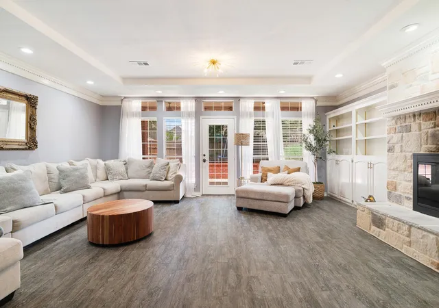 Photo 3 of Single family home for sale at 3035 Oak Creek Dr, Paris, TX 75462 | MLS# 21288018 | Listing updated on 2026-07-17