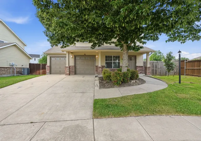 1st image of 2900 Wakecrest Dr, Fort Worth, TX 76108 | MLS# 21289850