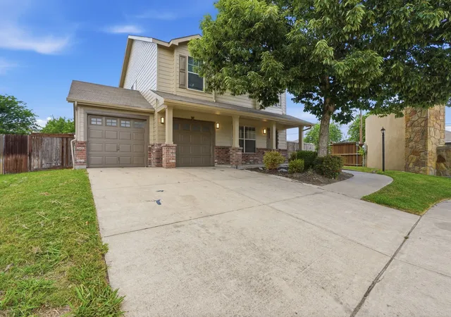 2nd image of 2900 Wakecrest Dr, Fort Worth, TX 76108 | MLS# 21289850