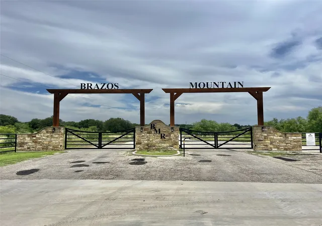 Homes for sale in Mineral Wells, TX | 117 Barber Lakes Rd, Mineral Wells, TX 76067 | MLS# 21287689
