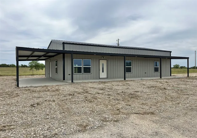 Homes for sale in Mineral Wells, TX | 117 Barber Lakes Rd, Mineral Wells, TX 76067 | MLS# 21287689