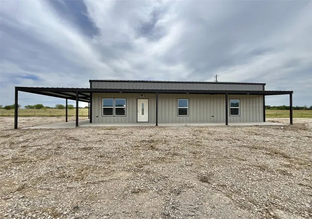 Homes for sale in Mineral Wells, TX | 117 Barber Lakes Rd, Mineral Wells, TX 76067 | MLS# 21287689