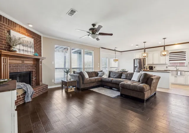 Photo 4 of Single family home for sale at 600 Lake Shadow Dr, Lavon, TX 75166 | MLS# 21282842 | Listing updated on 2026-09-25