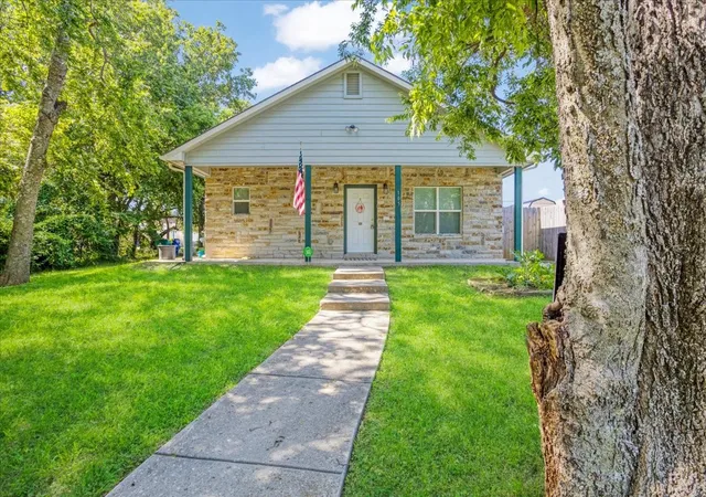 Homes for sale in Pottsboro, TX | 105 William St, Pottsboro, TX 75076 | MLS# 21286301