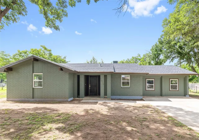 Homes for sale in Brownwood, TX | 4315 Woodland Park Dr, Brownwood, TX 76801 | MLS# 21289894