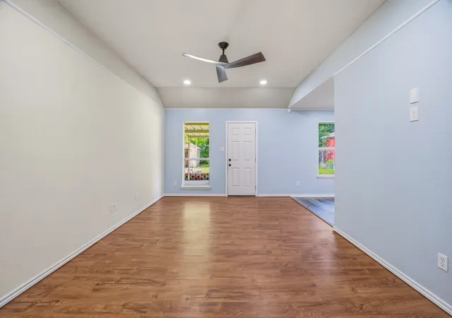 Photo 4 of Sale Pending at 128 Liesa St, Alvarado, TX 76009 | MLS# 21289897 | Listing updated on 2026-08-03