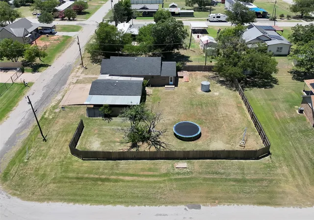 Photo 3 of Single family home for sale at 214 E Fourth, Henrietta, TX 76365 | MLS# 21289916 | Listing updated on 2026-08-21