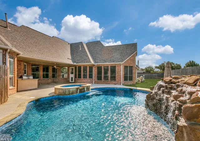 Photo 1 of Single family home for sale at 4304 Tree House Ln, Corinth, TX 76208 | MLS# 21289917 | Listing updated on 2026-08-27