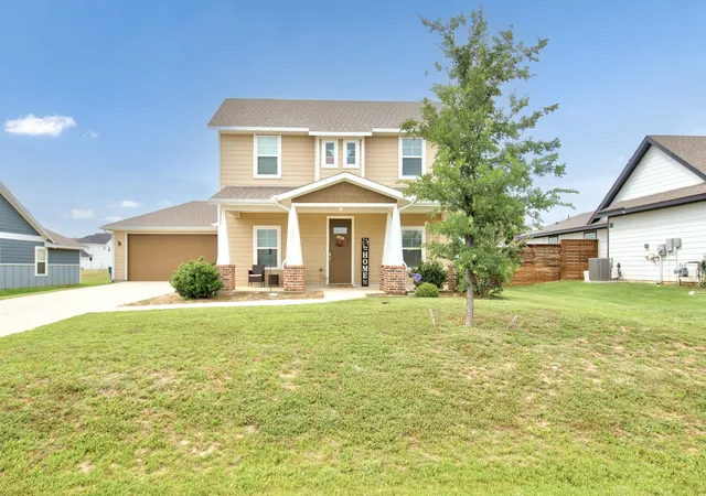 Photo 3 of Single family home for sale at 1371 Orange Blossom Ct, Gainesville, TX 76240 | MLS# 21286925 | Listing updated on 2026-10-03