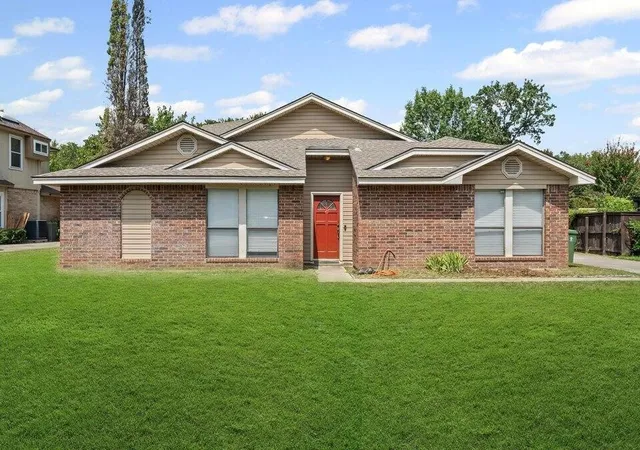 1st image of 5505 Oak Brook Rd, Arlington, TX 76016 | MLS# 21289986