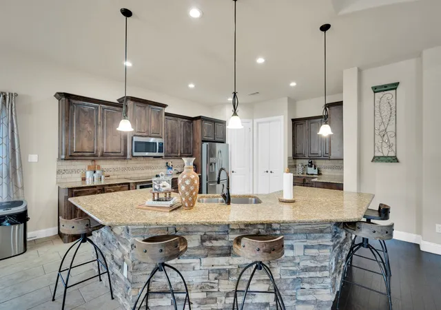 Homes for sale in Midlothian, TX | 410 Salt Cedar Dr, Midlothian, TX 76065 | MLS# 21280054