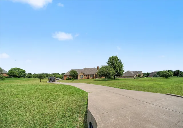 Photo 3 of Single family home for sale at 130 Aledo Grove Ct, Fort Worth, TX 76126 | MLS# 21288028 | Listing updated on 2026-08-24