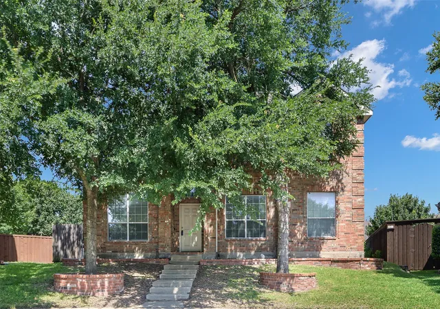 Photo 1 of Sale Pending at 211 Mineral Springs Dr, Allen, TX 75002 | MLS# 21289000 | Listing updated on 2026-08-28