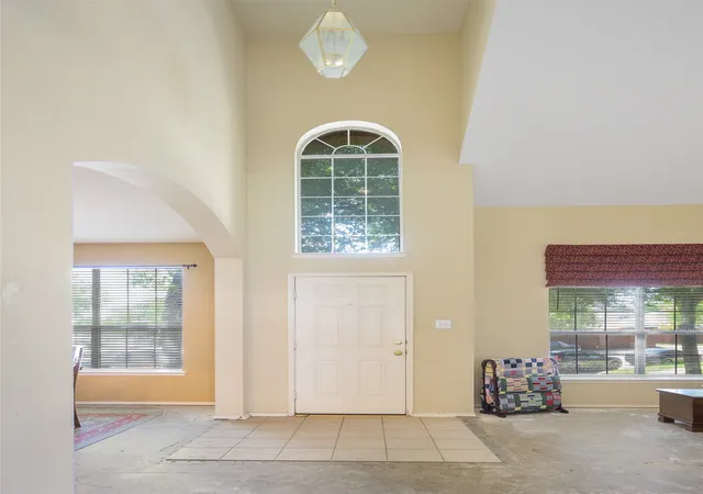 Photo 4 of Sale Pending at 211 Mineral Springs Dr, Allen, TX 75002 | MLS# 21289000 | Listing updated on 2026-08-28