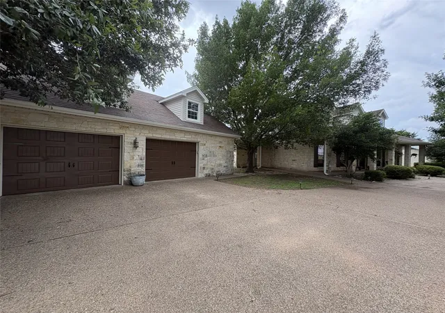 Photo 3 of Single family home for sale at 1170 Brazos Loop, Waco, TX 76705 | MLS# 21289517 | Listing updated on 2026-08-22